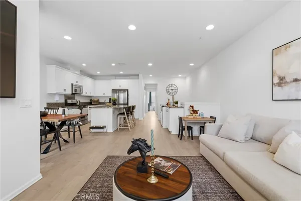 $875,000 | 406 El Paseo, Lake Forest, CA 92610