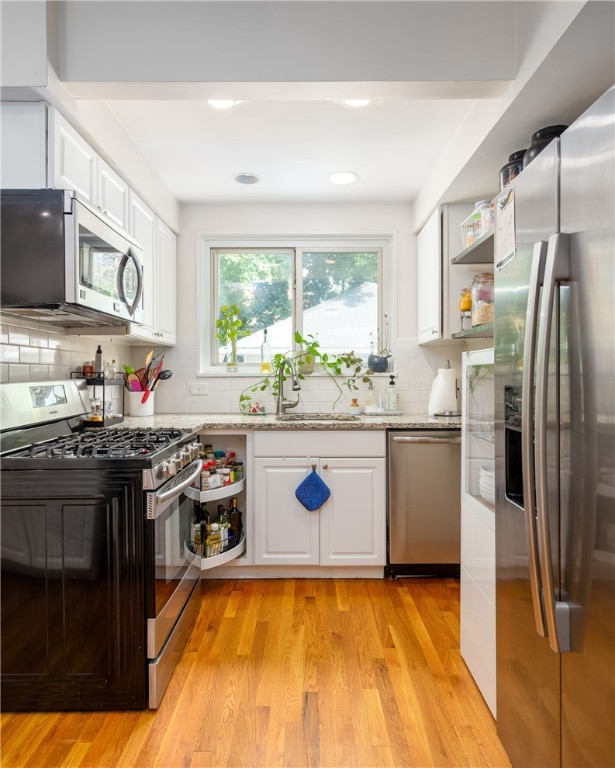 174 Rochambeau Avenue Providence, RI 02906 - Photo 15 of 32 Kitchen.