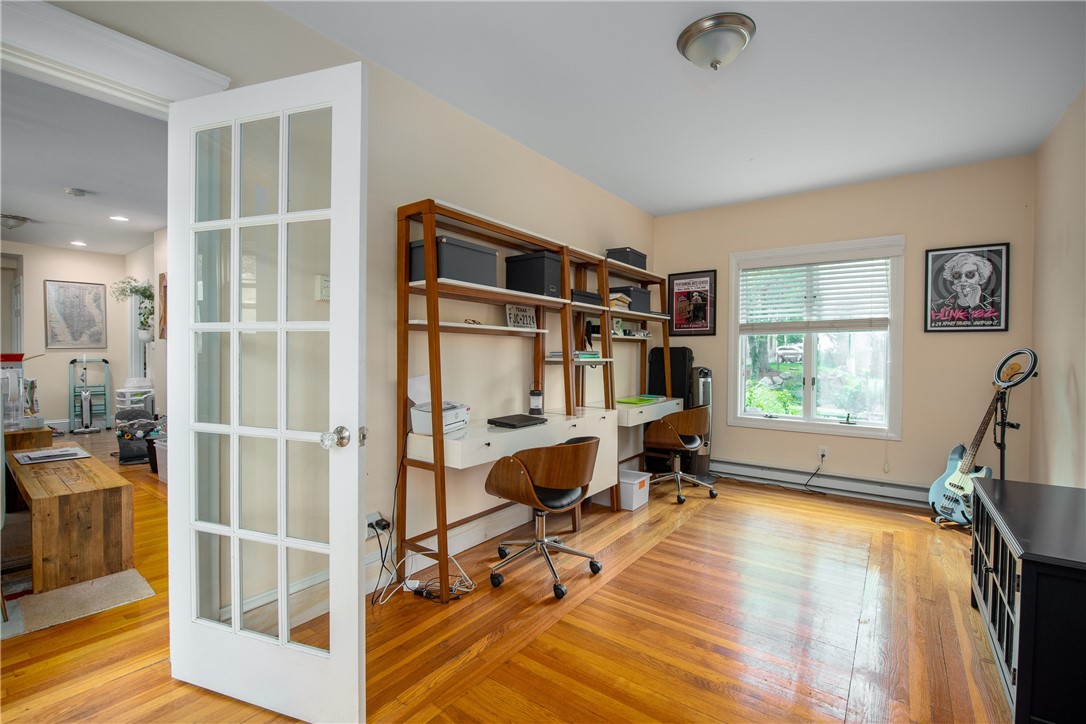 174 Rochambeau Avenue Providence, RI 02906 - Photo 18 of 32 Den/family room/office.