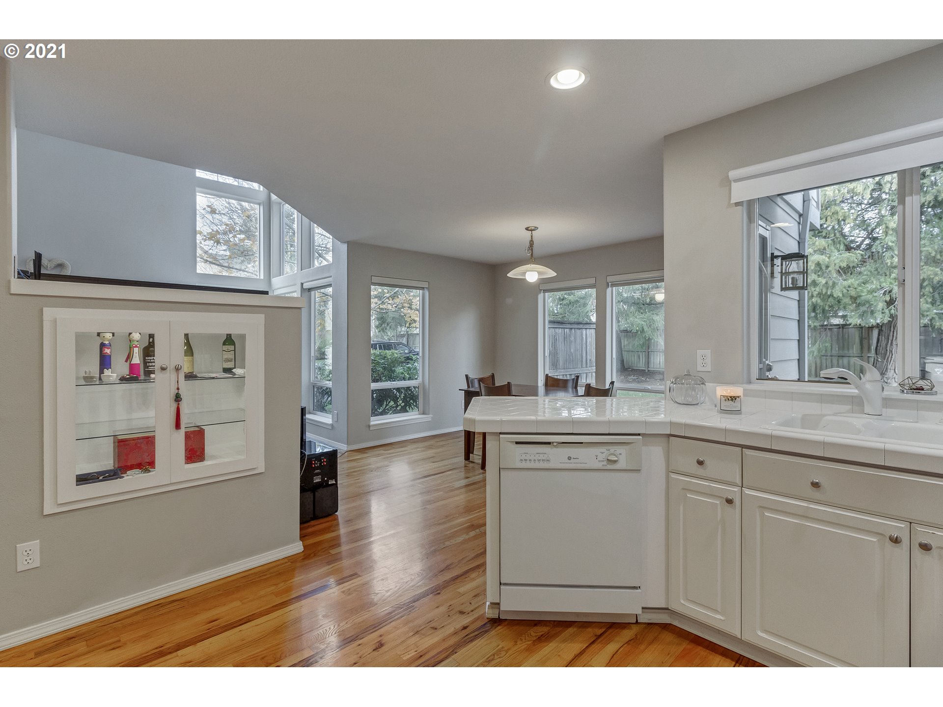 22020 Southwest Grahams Ferry Road, Unit D Tualatin, OR 97062 - Photo 13 of 31 Gallery Image 13