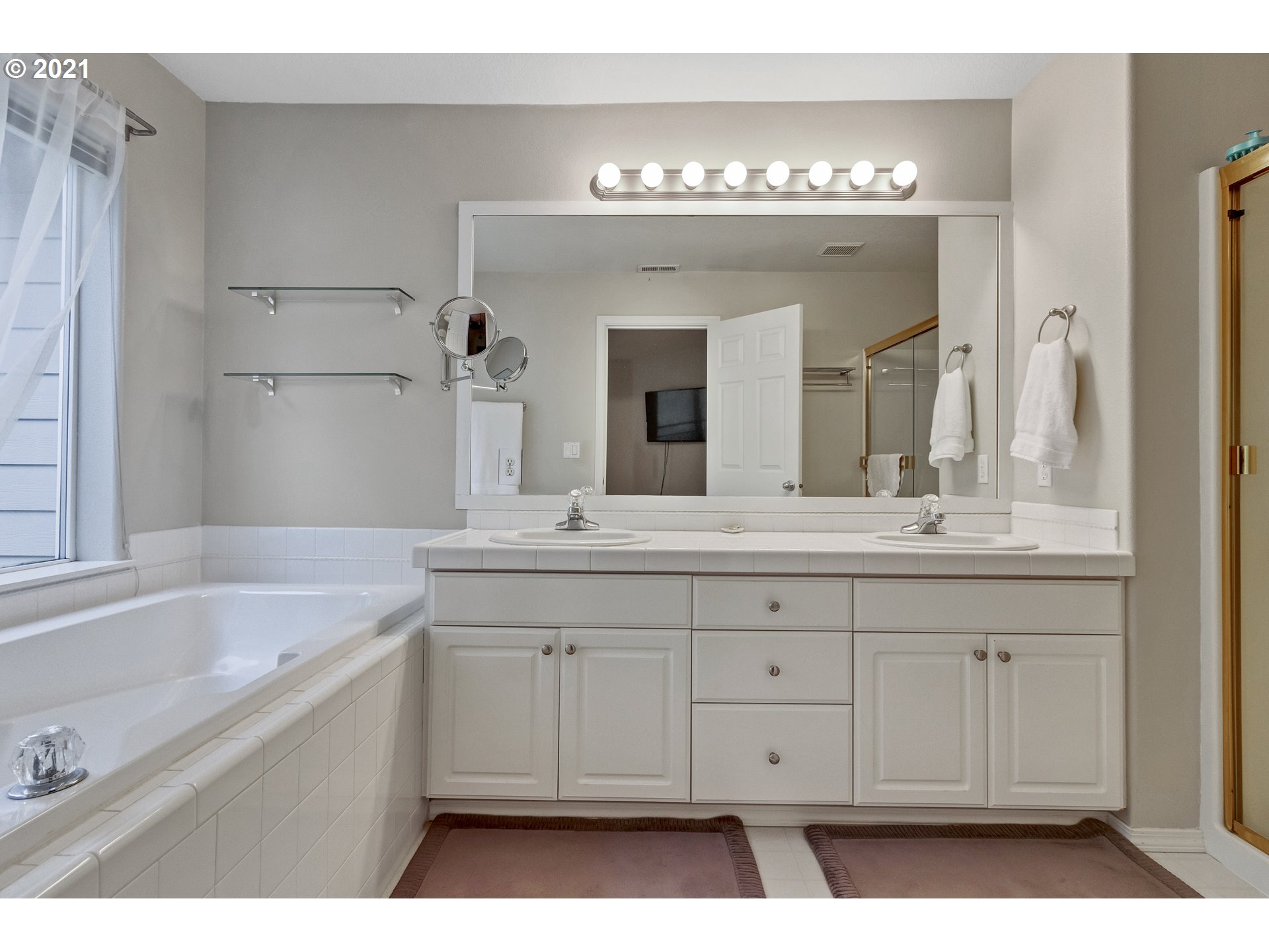 22020 Southwest Grahams Ferry Road, Unit D Tualatin, OR 97062 - Photo 19 of 31 Gallery Image 19