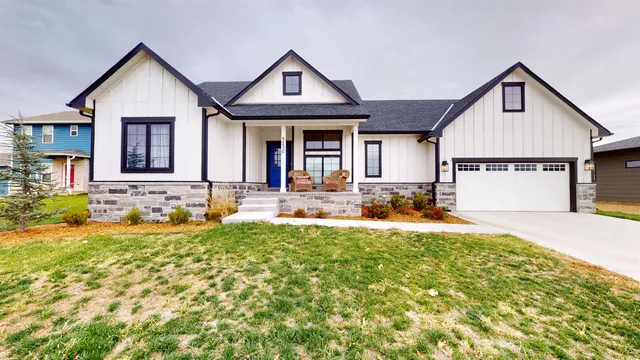 $315,000 | 5230 North Colonial Avenue, Bel Aire, KS 67226