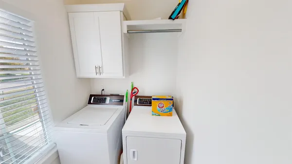 $315,000 | 5230 North Colonial Avenue, Bel Aire, KS 67226