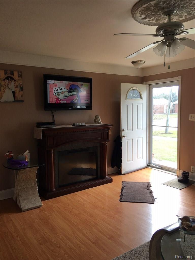 32400 Kelly Road Roseville, MI 48066 - Photo 4 of 14 image007.jpg