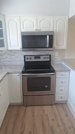 $2,100 | 2415 Lincoln Street, Unit 307, Hollywood, FL 33020