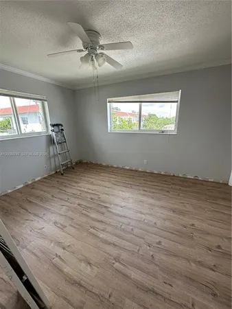 $2,100 | 2415 Lincoln Street, Unit 307, Hollywood, FL 33020