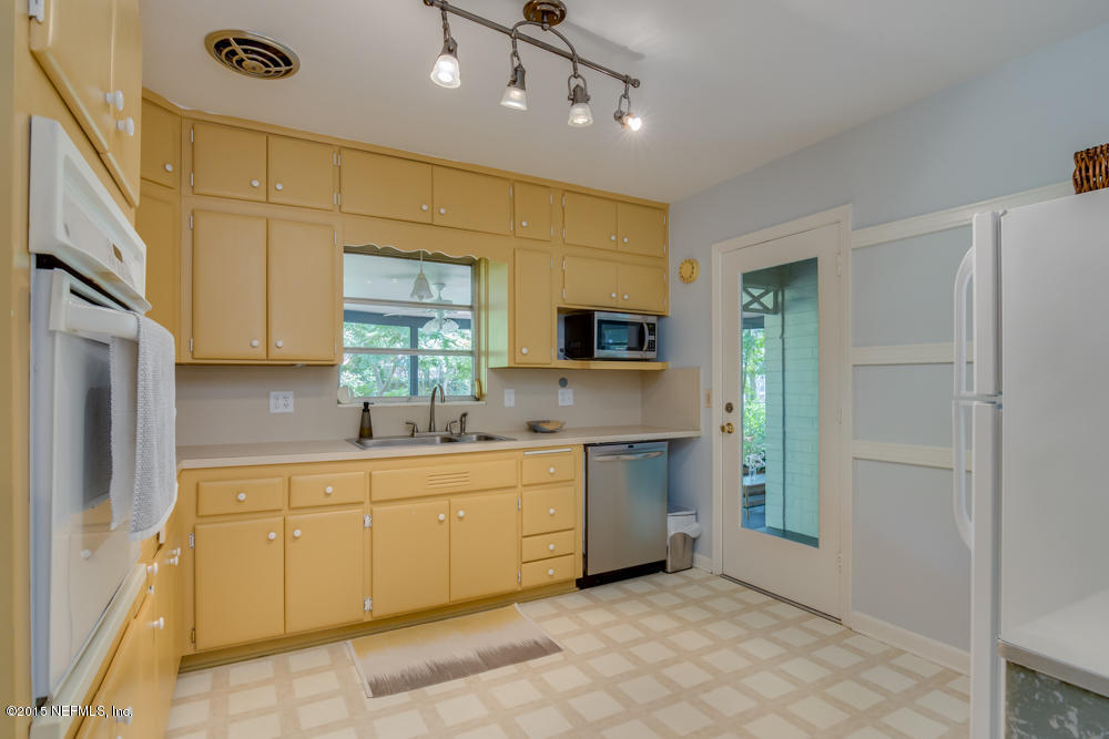 3639 Hilliard Road Jacksonville, FL 32217 - Photo 9 of 25 10 Kitchen