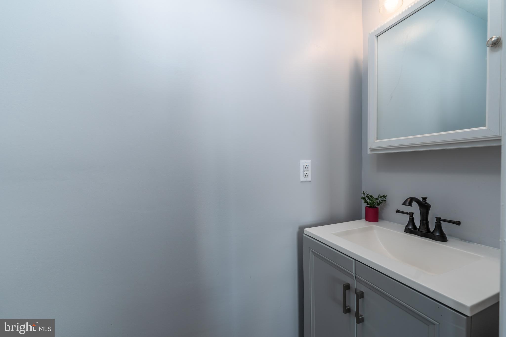 4603 White Avenue Baltimore, MD 21206 - Photo 17 of 39 half bathroom on first floor