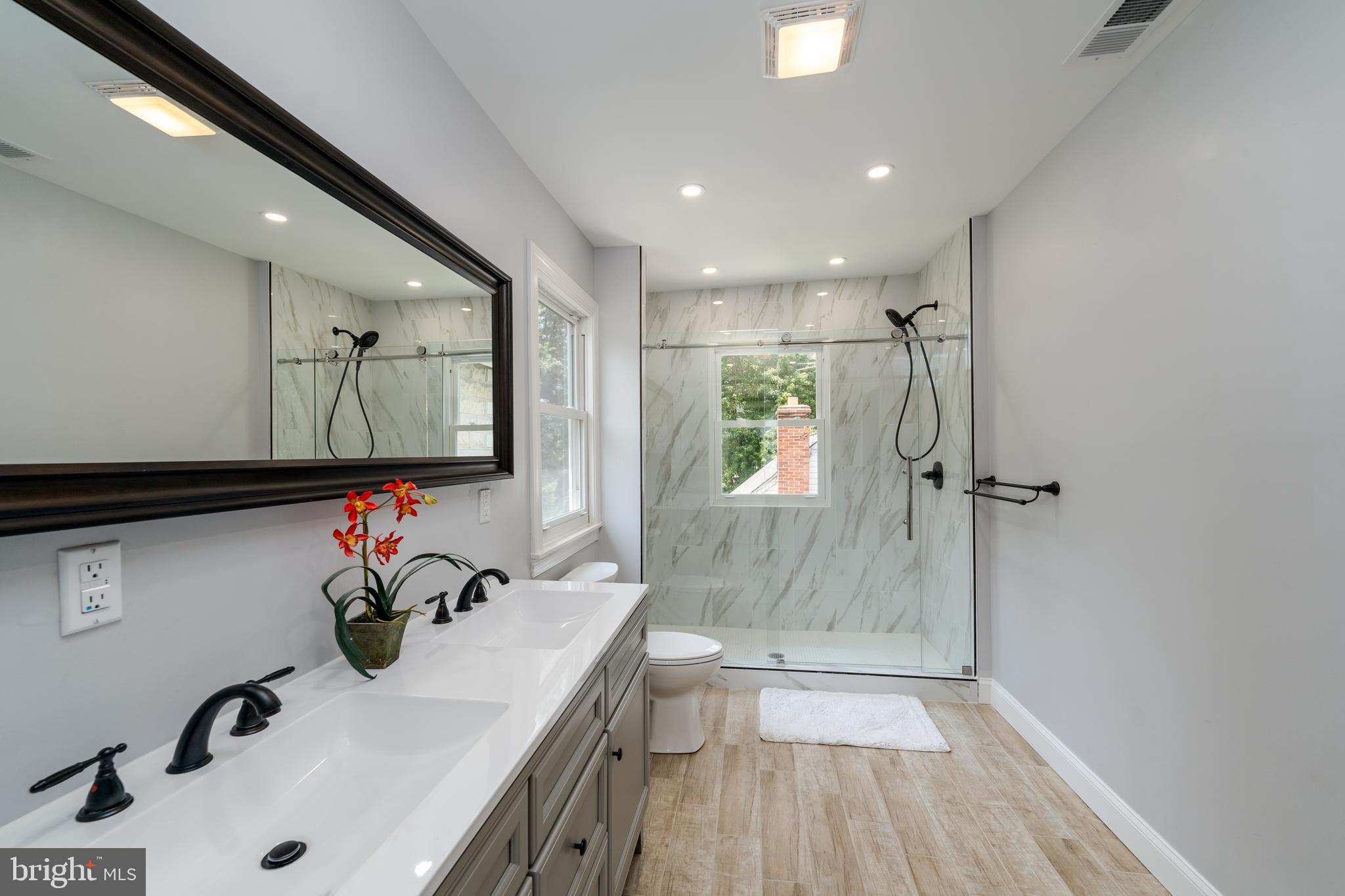 4603 White Avenue Baltimore, MD 21206 - Photo 20 of 39 Primary bedroom Ensuite