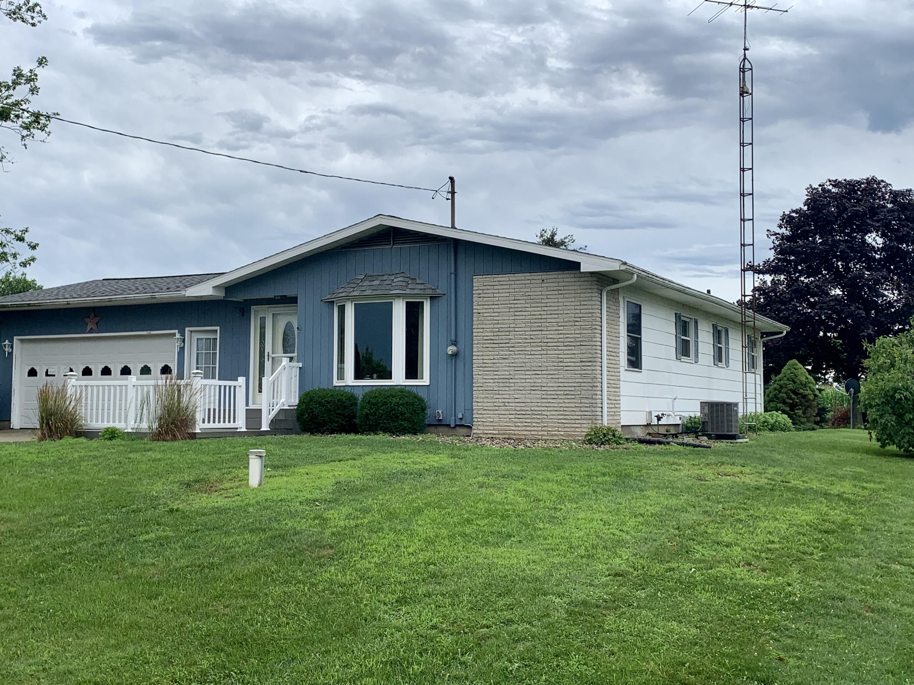 905 West Shore Road Bronson, MI 49028 - Photo 1 of 27 Front