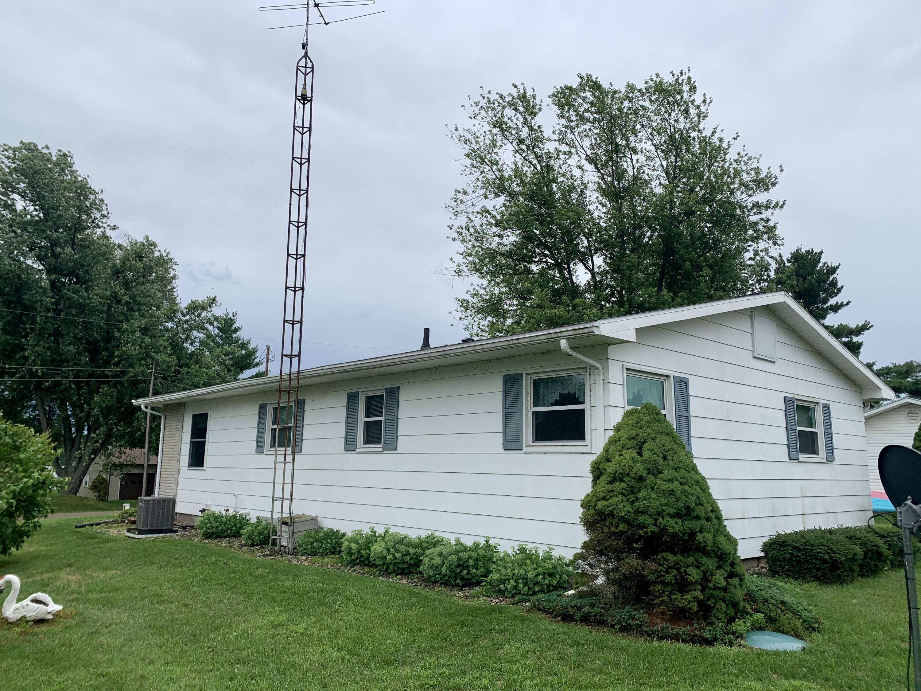 905 West Shore Road Bronson, MI 49028 - Photo 7 of 27 Exterior