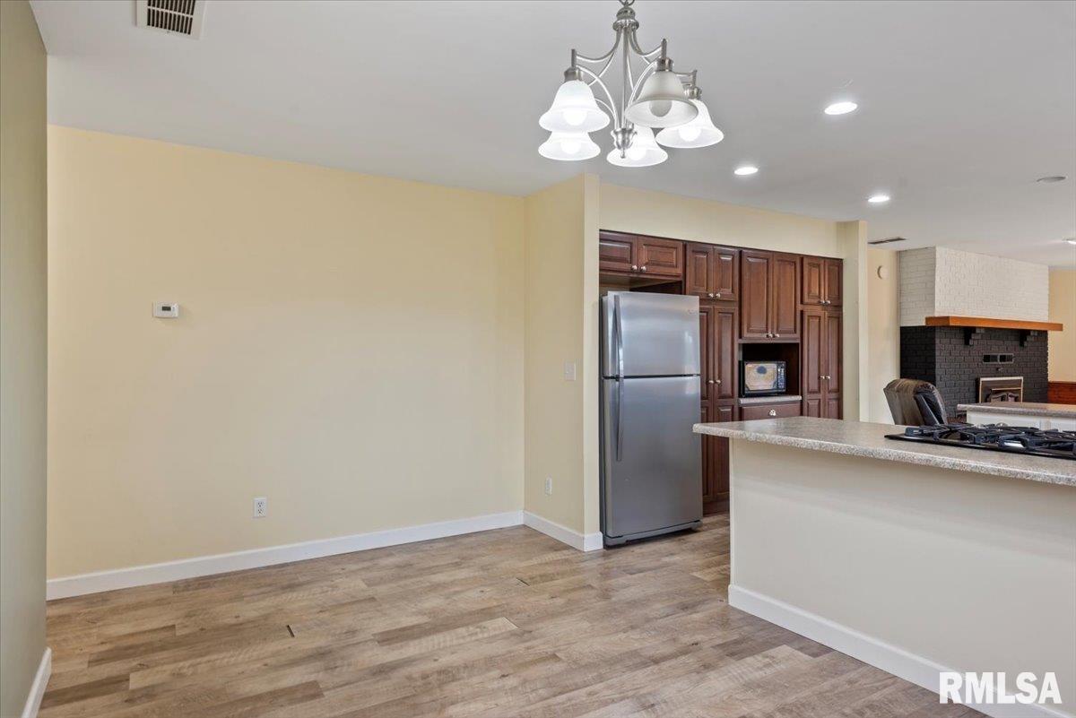 9 Acadia Court Springfield, IL 62712 - Photo 11 of 46