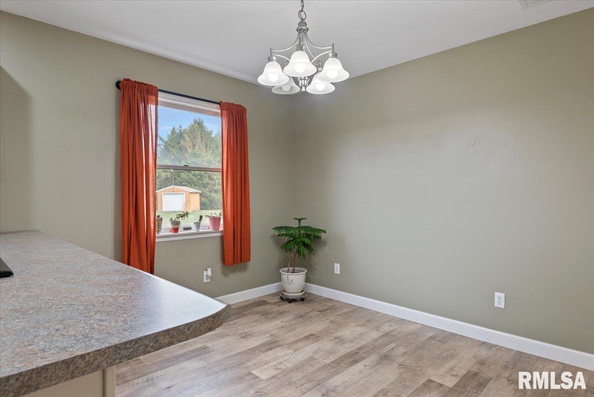 9 Acadia Court Springfield, IL 62712 - Photo 10 of 46