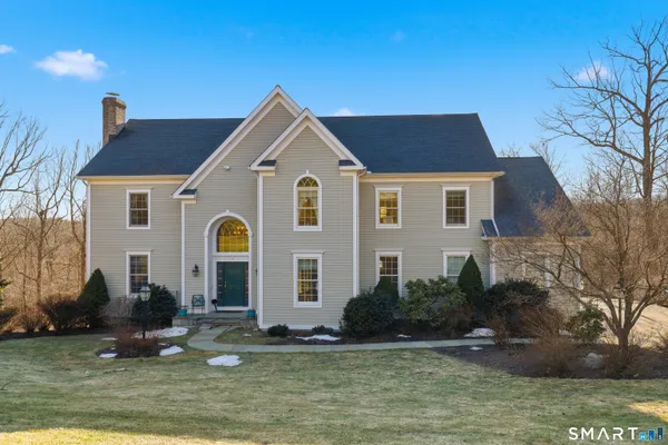$899,000 | 10 Briarwood Lane, Newtown, CT 06470