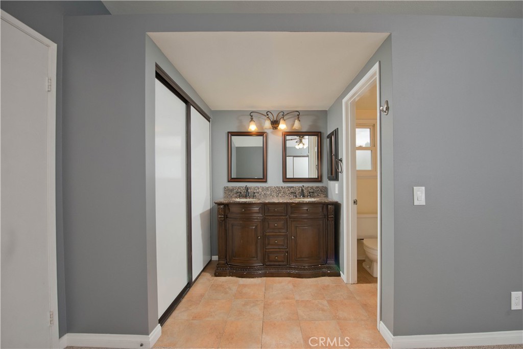 27872 Wakefield Road Castaic, CA 91384 - Photo 20 of 38 Primary Bathroom