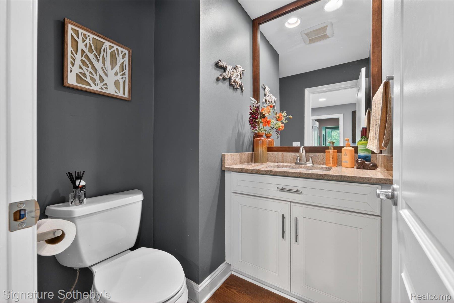 30650 Lahser Road Franklin, MI 48025 - Photo 42 of 93 035-30650-Lahser-Rd-Beverly-Hills-MI-48025-WindowStill.jpg
