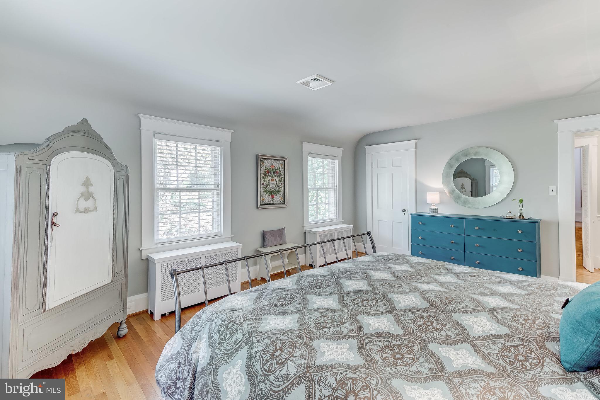 325 Tunbridge Road Baltimore, MD 21212 - Photo 22 of 38 a bedroom with a bed and a window