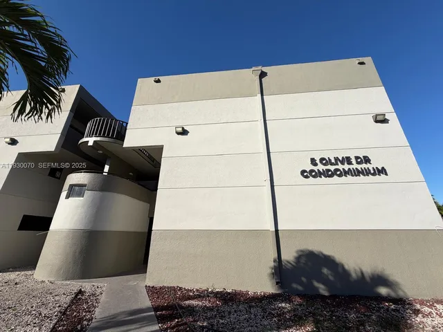 a view of a bathroom