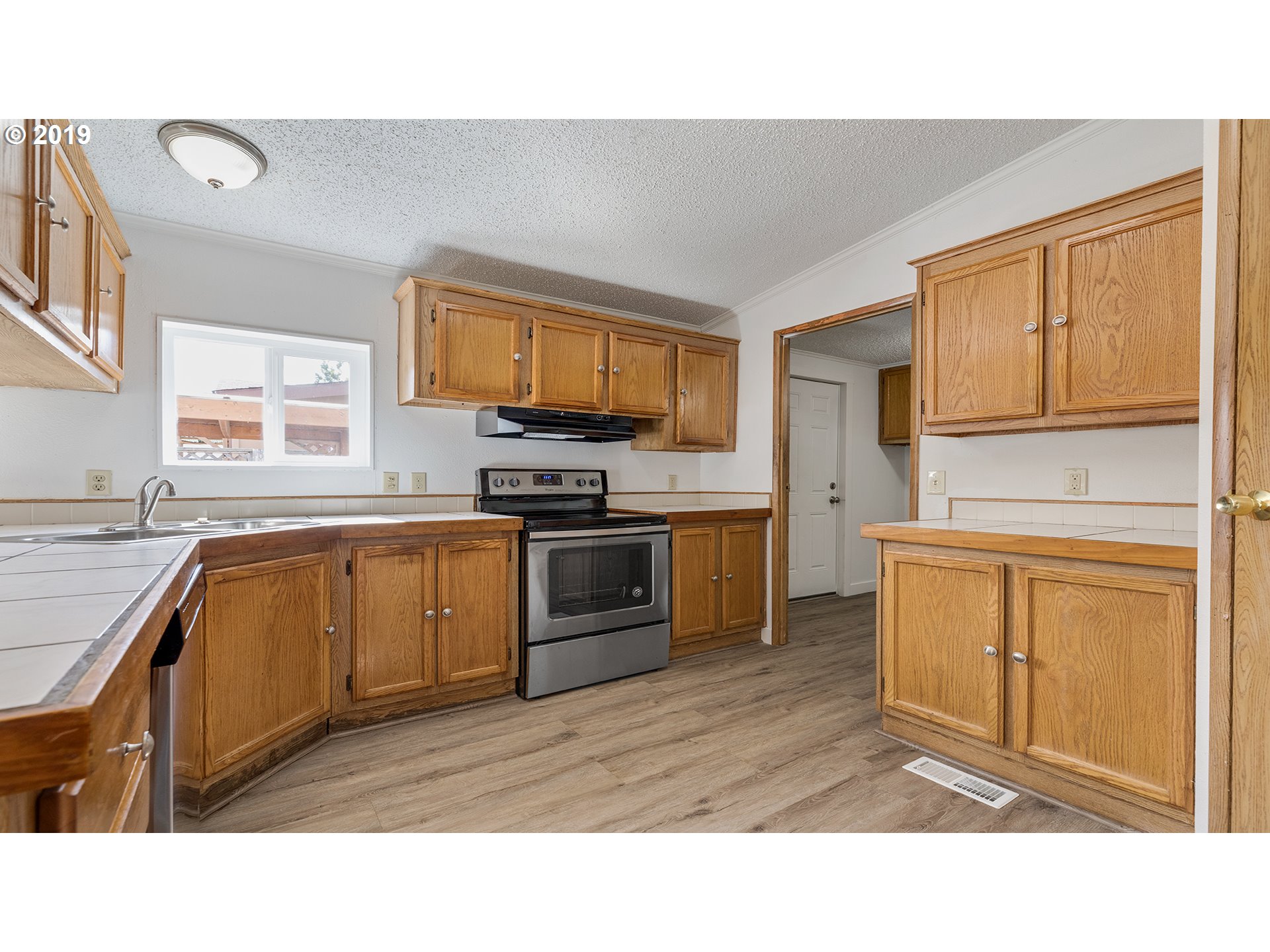 5799 Kalmia Lane Springfield, OR 97478 - Photo 11 of 30