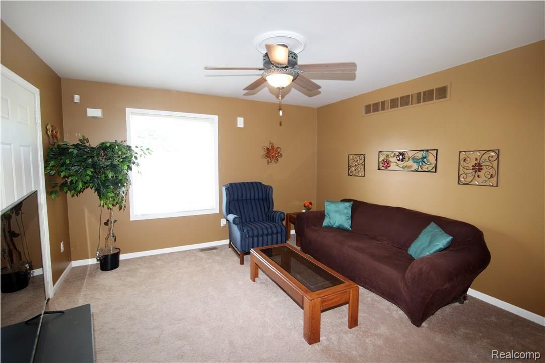 3913 Donley Avenue Rochester, MI 48309 - Photo 23 of 30 Appartment5.jpg