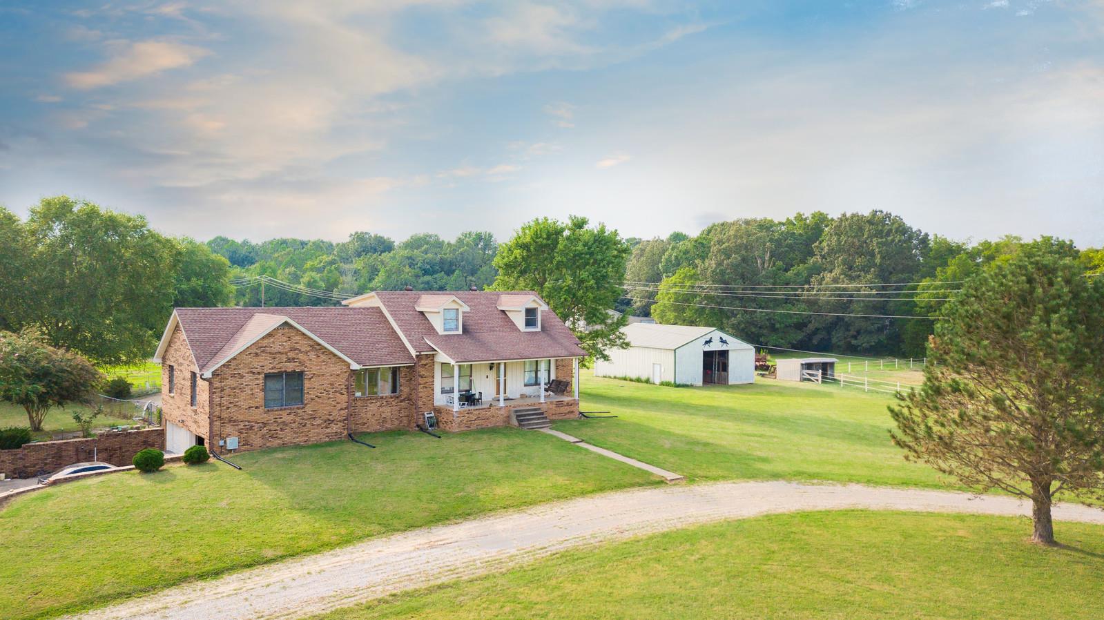 168 Durham Road Clarksville, TN 37043 - Photo 1 of 18 Gallery Image 1