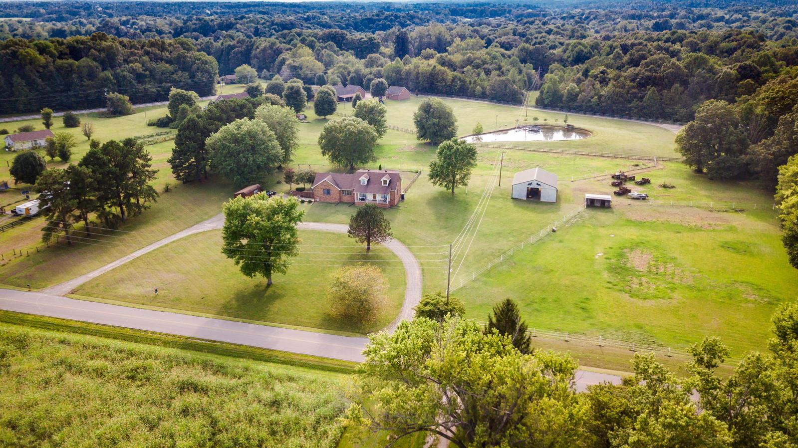 168 Durham Road Clarksville, TN 37043 - Photo 3 of 18 Gallery Image 3