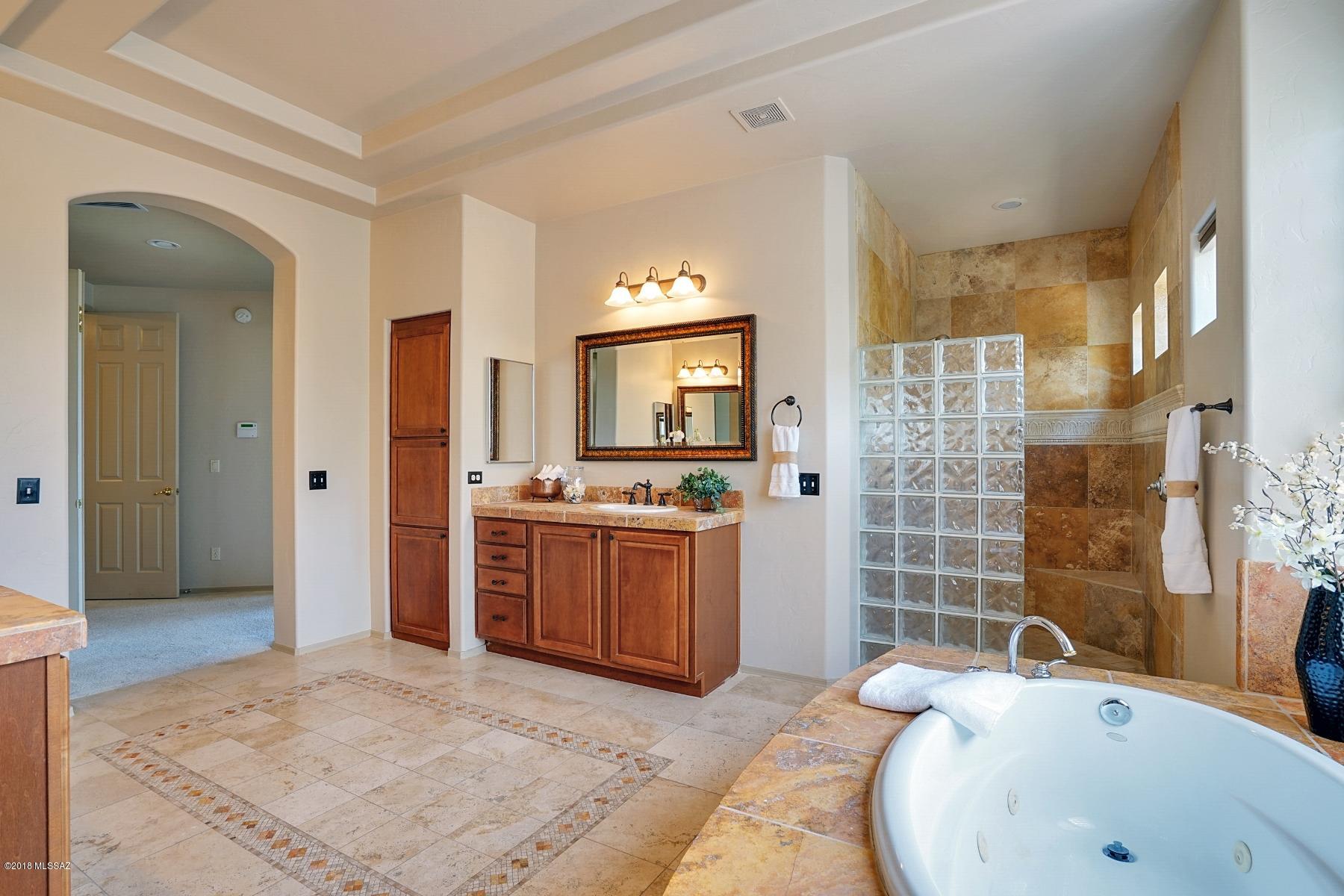 6005 North Pontatoc Road Tucson, AZ 85718 - Photo 18 of 27 Gallery Image 18