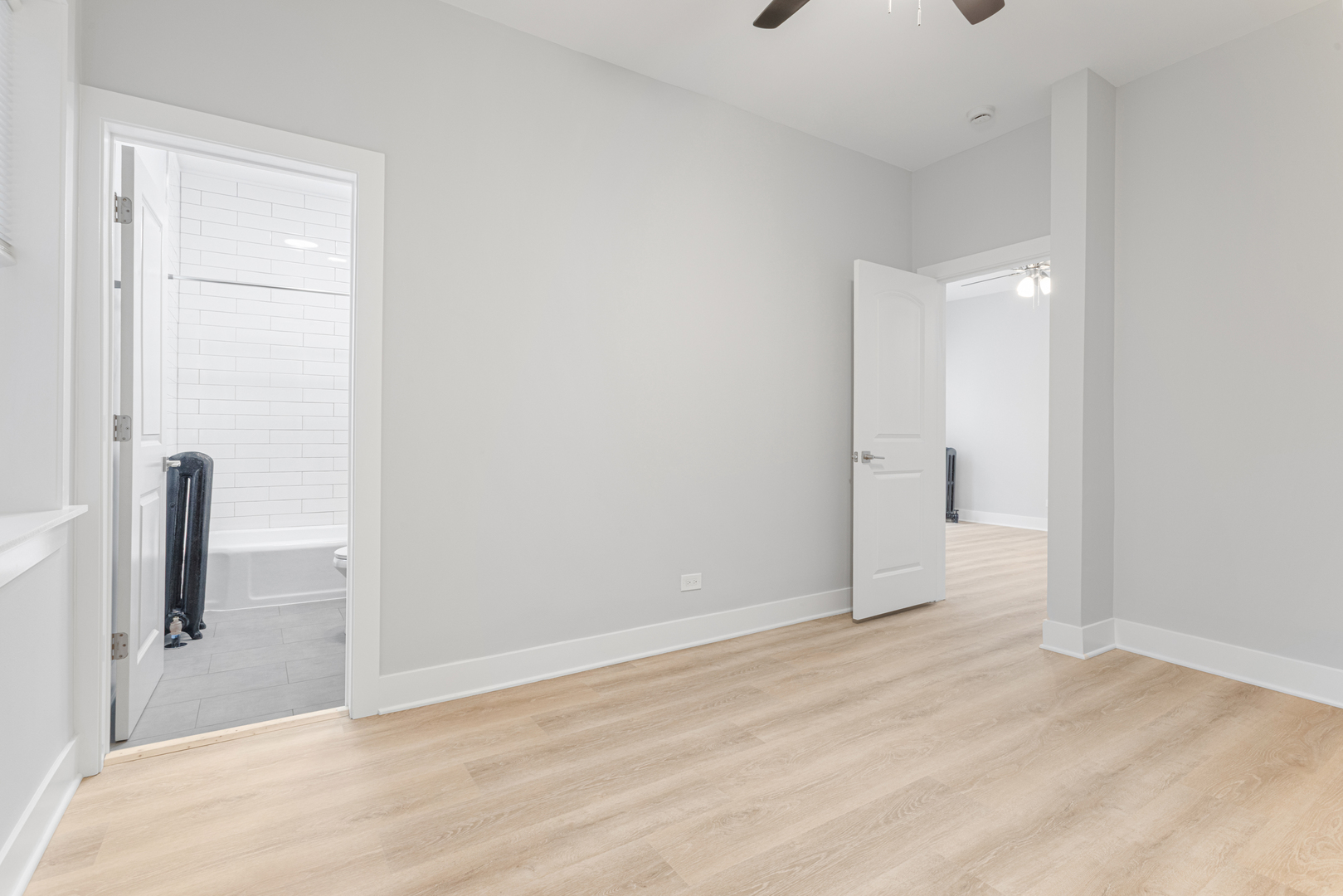 7600 North Sheridan Road, Unit 203 Chicago, IL 60626 - Photo 8 of 10 a view of a room with a wardrobe space