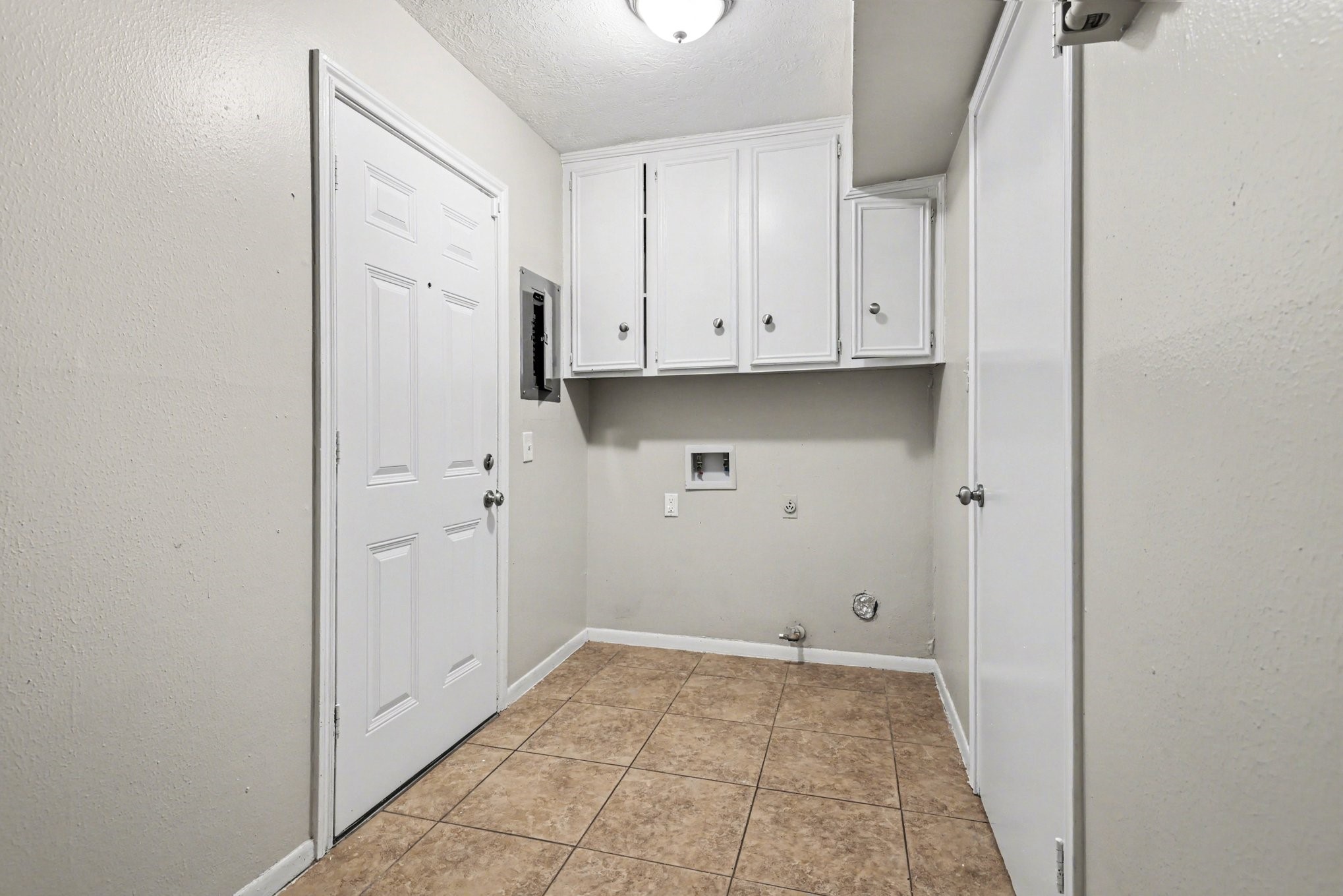107 Carriage Lane Conroe, TX 77385 - Photo 17 of 26 a view of an empty room
