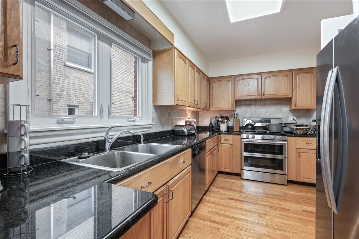 9242 Ridgeway Avenue Evanston, IL 60203 - Photo 8 of 30 Gallery Image 8
