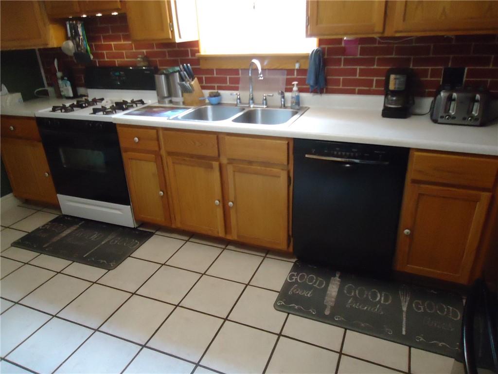 193 Stringtown Road Graysville, PA 15337 - Photo 5 of 14
