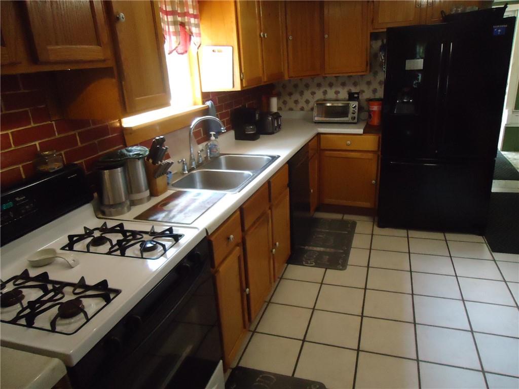 193 Stringtown Road Graysville, PA 15337 - Photo 6 of 14
