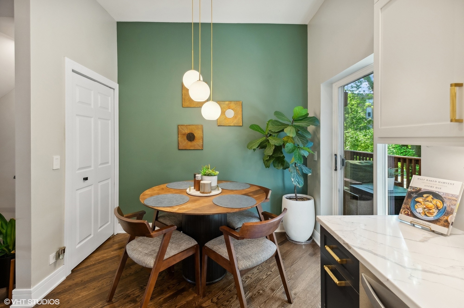4438 North Racine Avenue, Unit B Chicago, IL 60640 - Photo 7 of 26 a view of a dining room with furniture and window
