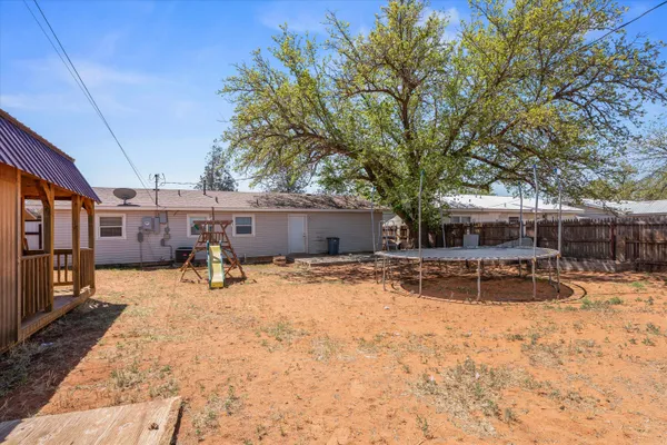 $200,000 | 709 East 4th Street, Denver City, TX 79323