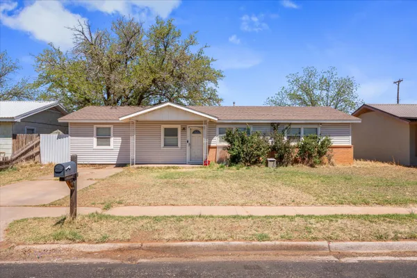 $200,000 | 709 East 4th Street, Denver City, TX 79323