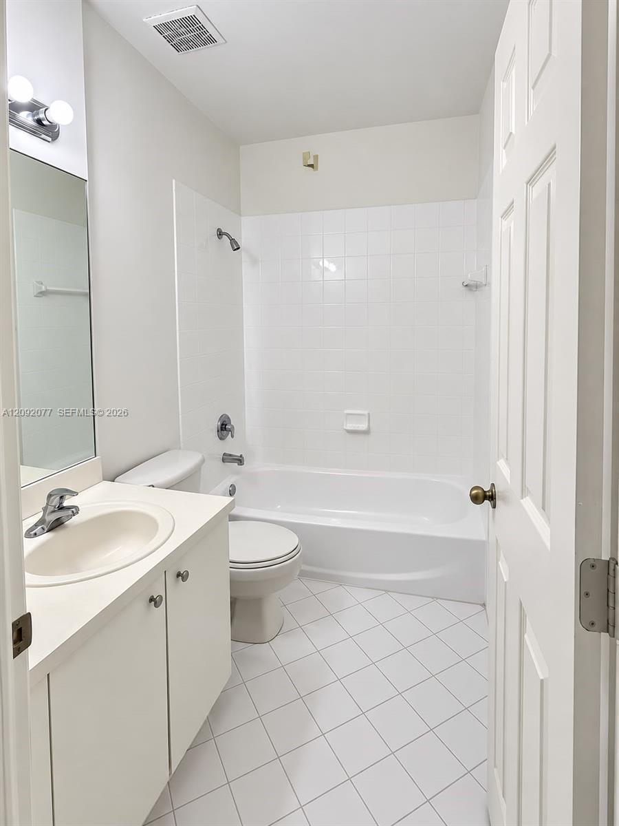 1555 Northeast 33rd Road, Unit 1042 Homestead, FL 33033 - Photo 10 of 12 Gallery Image 10