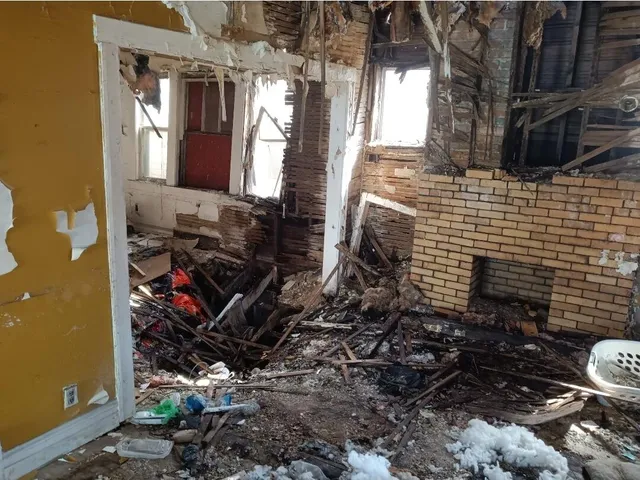 $9,000 | 823 Pierce Street, Gary, IN 46402