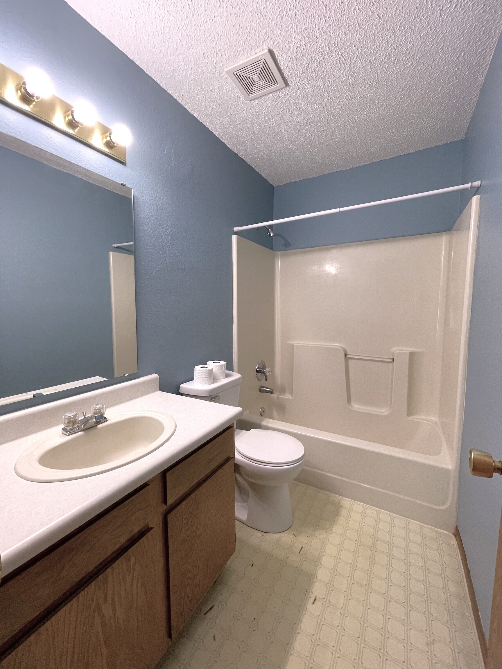 5332 Milhouse Road Indianapolis, IN 46221 - Photo 11 of 19 Gallery Image 11