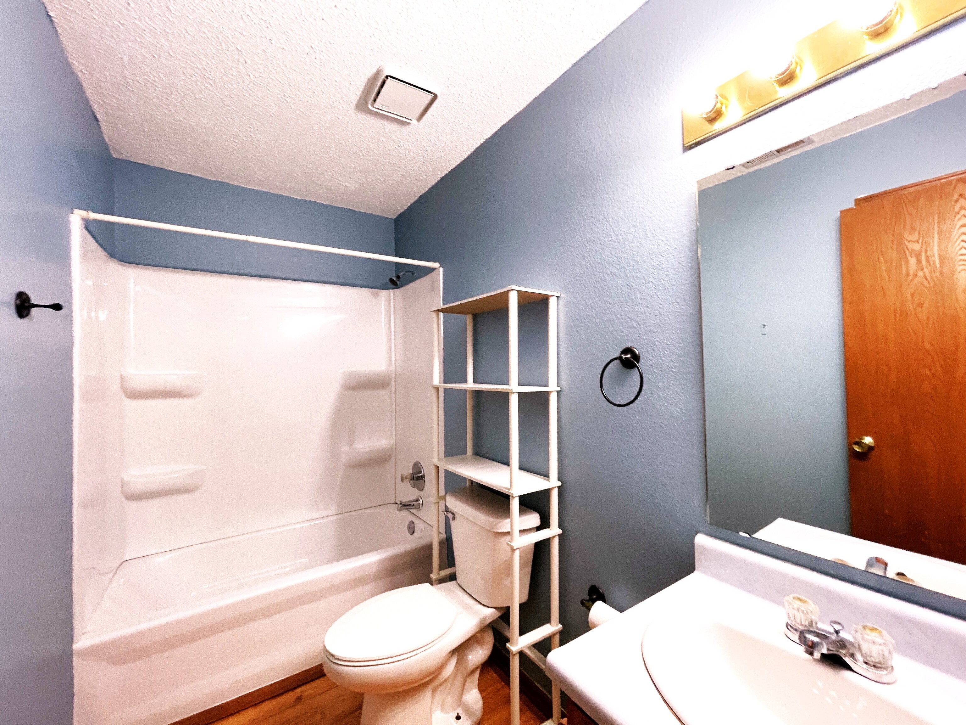 5332 Milhouse Road Indianapolis, IN 46221 - Photo 16 of 19 Gallery Image 16