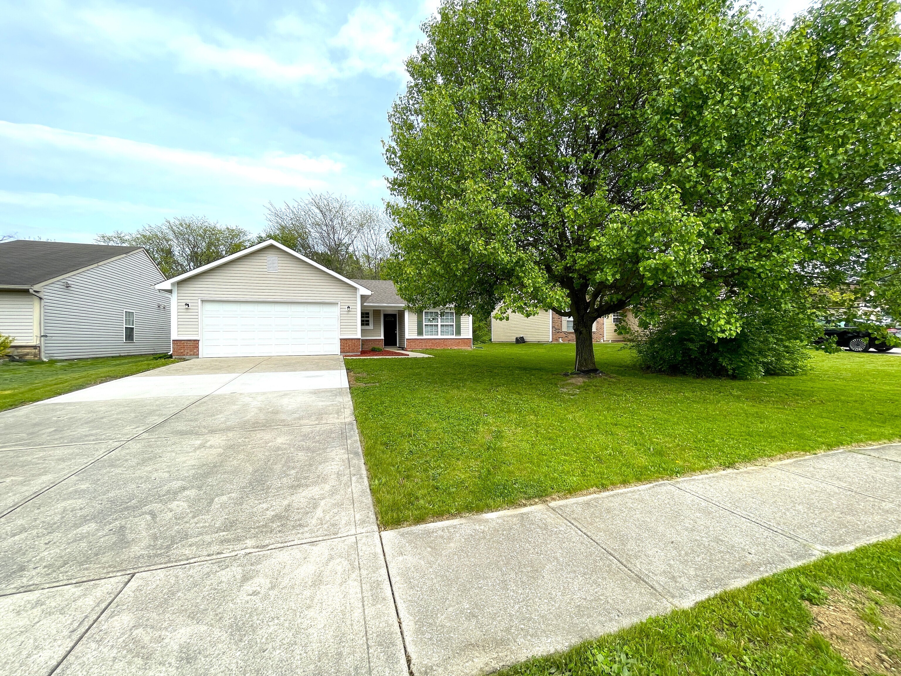 5332 Milhouse Road Indianapolis, IN 46221 - Photo 3 of 19 Gallery Image 3