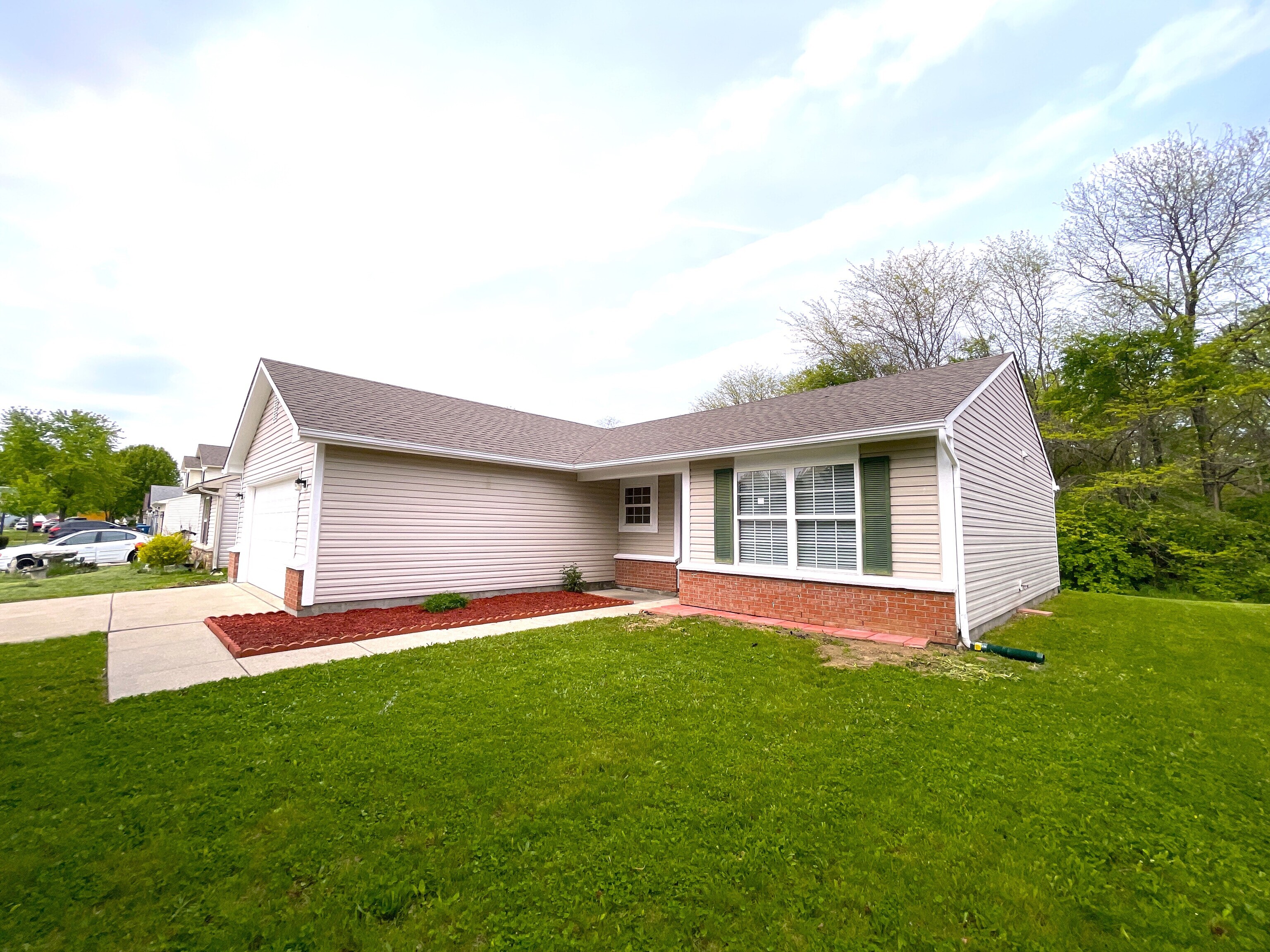 5332 Milhouse Road Indianapolis, IN 46221 - Photo 4 of 19 Gallery Image 4