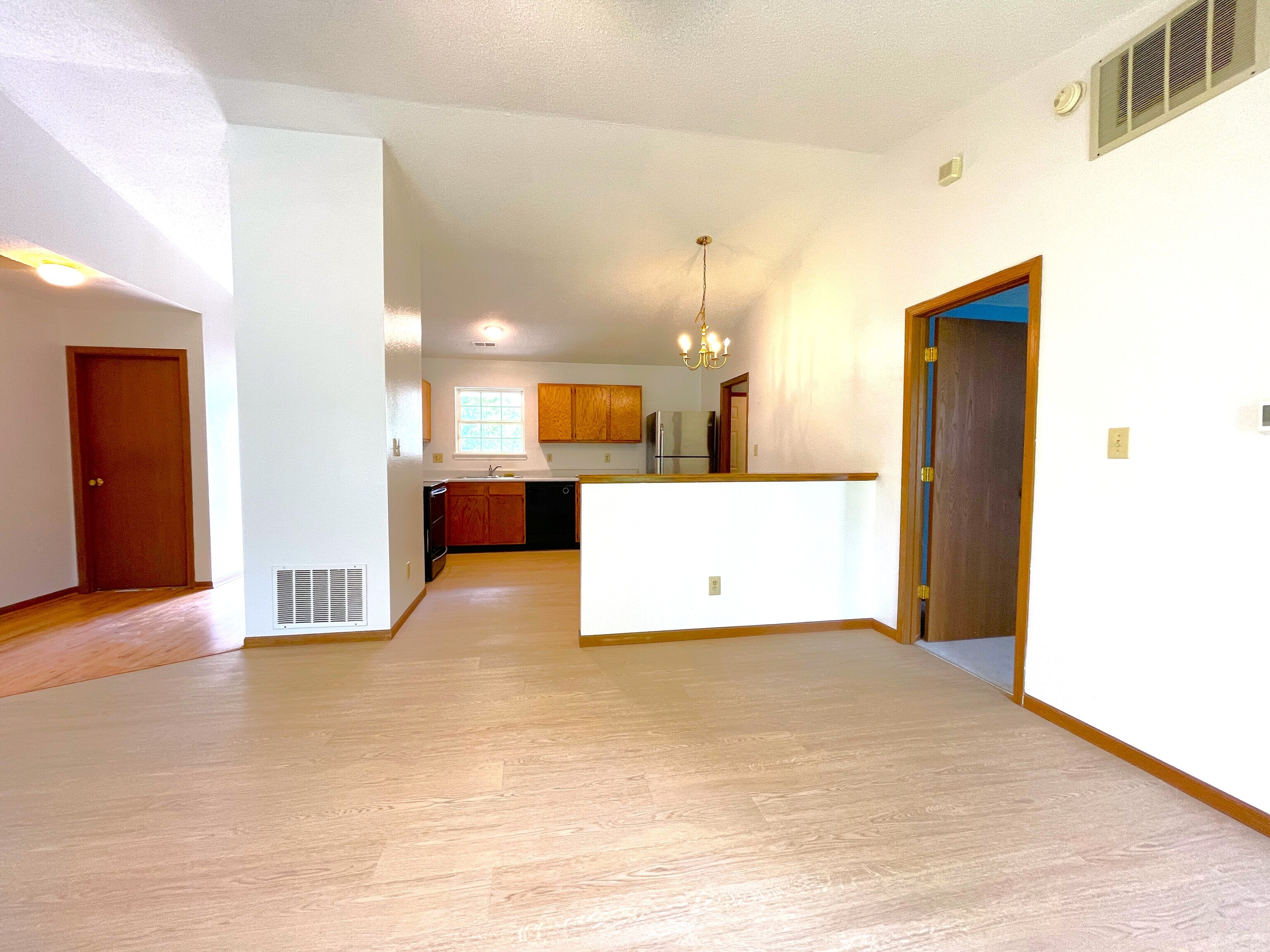 5332 Milhouse Road Indianapolis, IN 46221 - Photo 8 of 19 Gallery Image 8