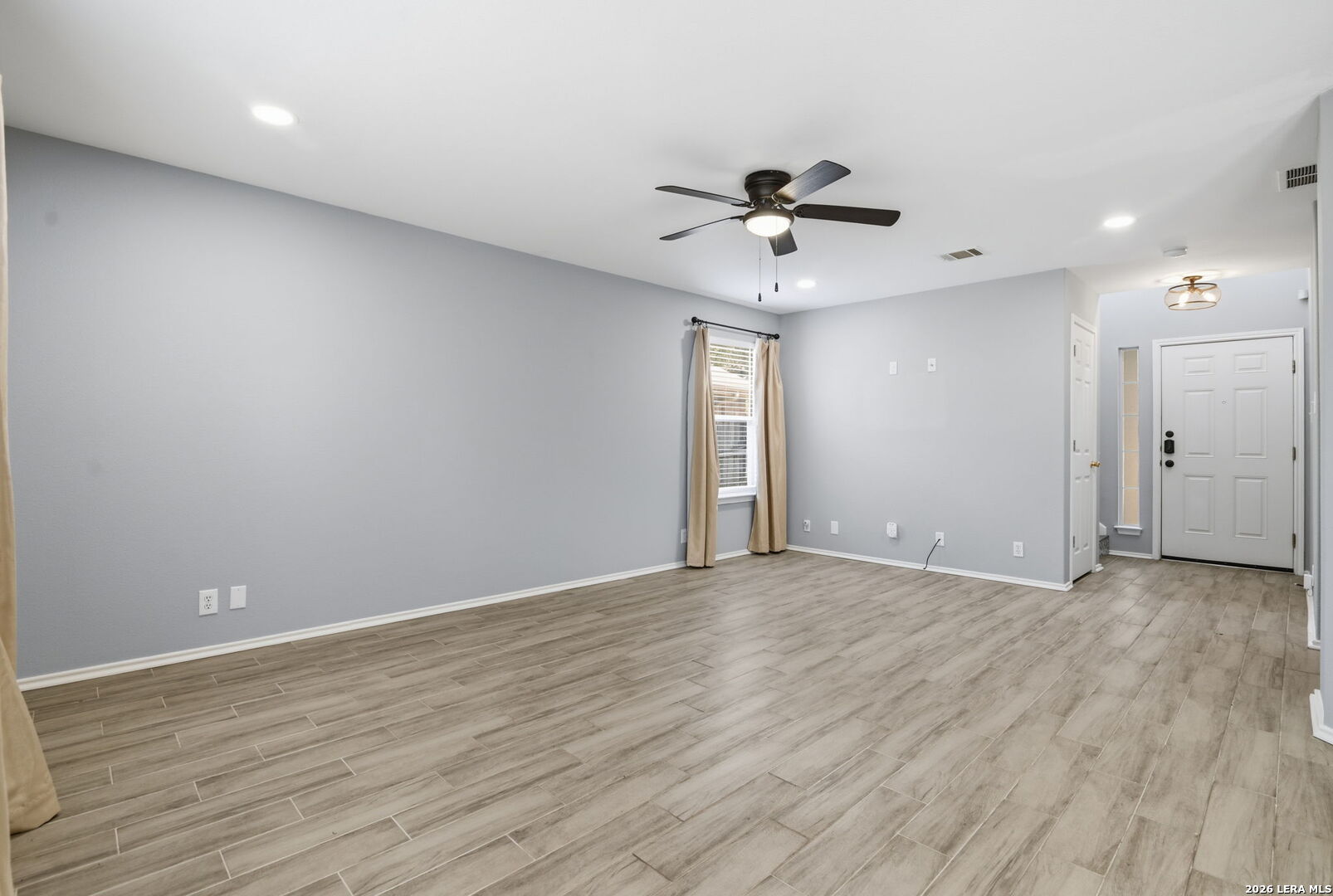 655 Rattler Bluff San Antonio, TX 78251 - Photo 4 of 28