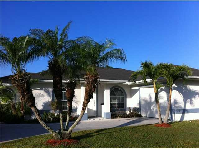 2454 Southeast Wishbone Road Port St. Lucie, FL 34952 - Photo 2 of 19 Gallery Image 2