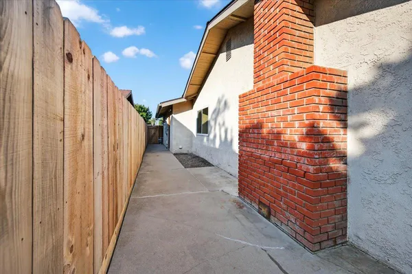 $455,000 | 1506 Robinwood Avenue, Clovis, CA 93611