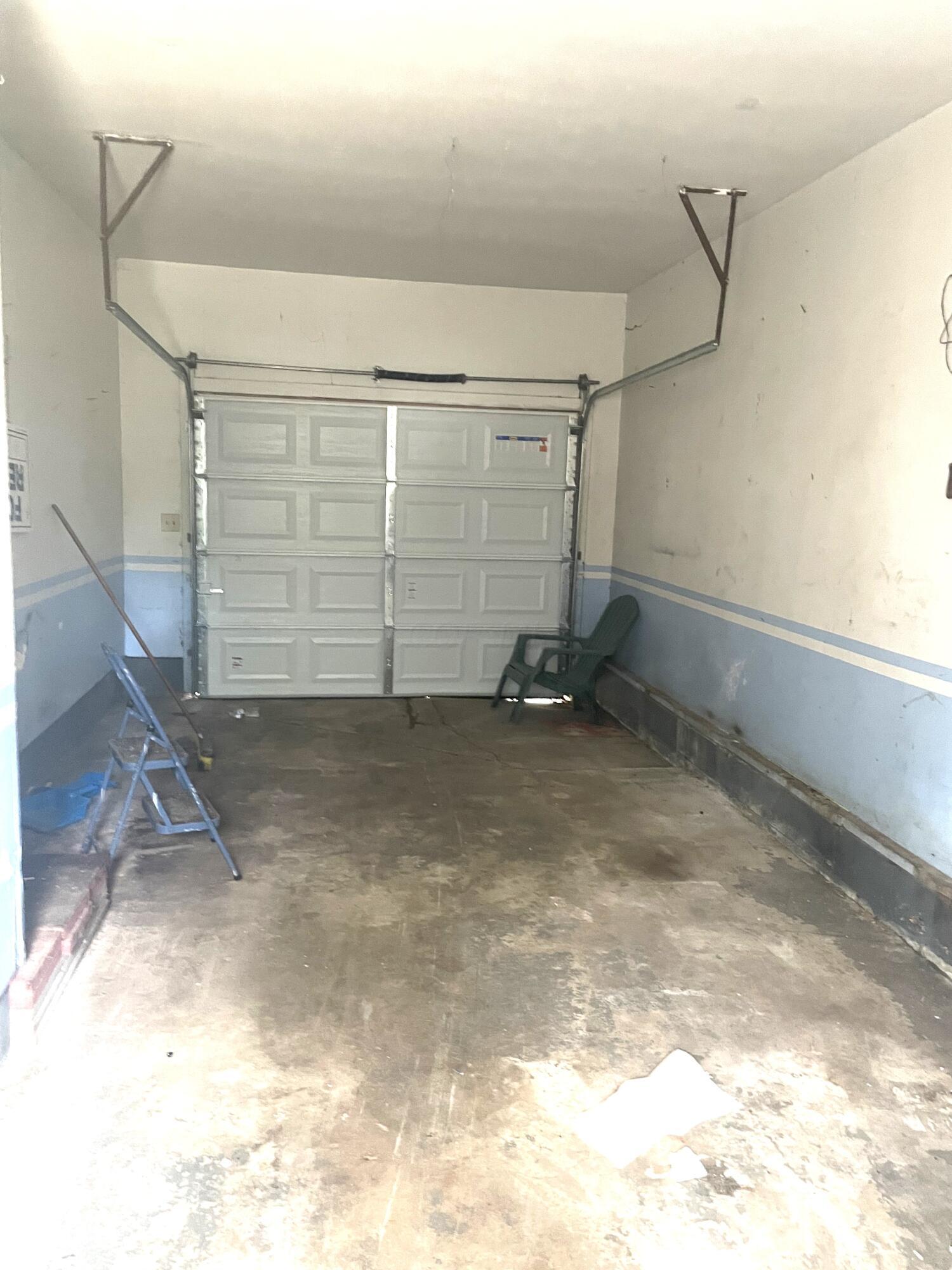 220 Hilliard Rome Road Columbus, OH 43228 - Photo 18 of 19 Garage