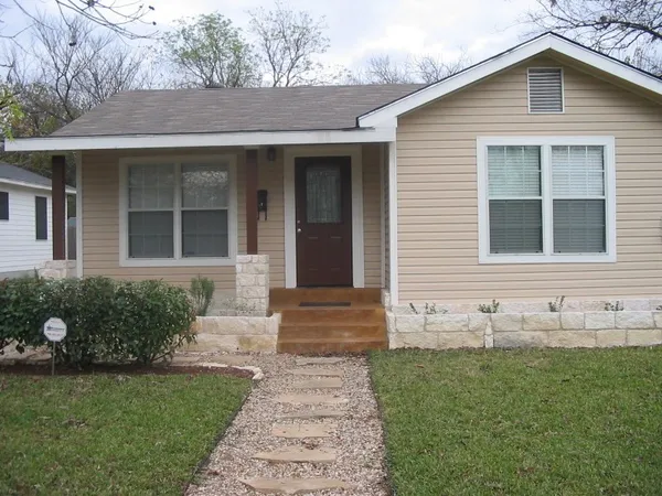 $3,000 | 922 East 50th Street, Austin, TX 78751