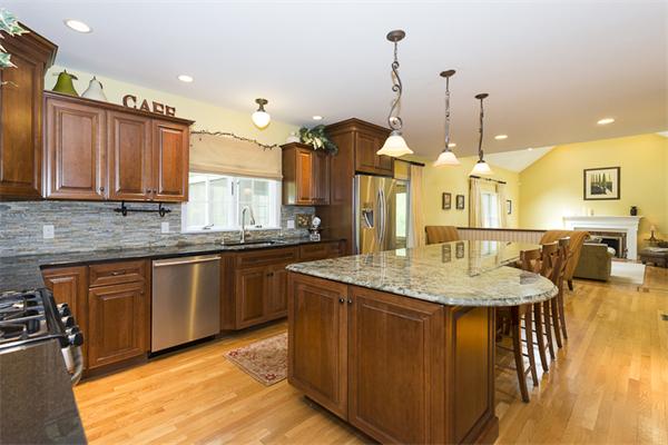 6 Hickory Lane Boxford, MA 01921 - Photo 4 of 27 Gallery Image 4