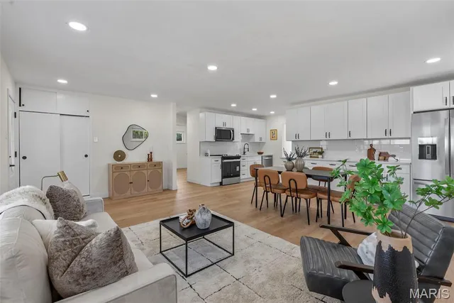 $294,900 | 502 Nannette Drive, St. Louis, MO 63125