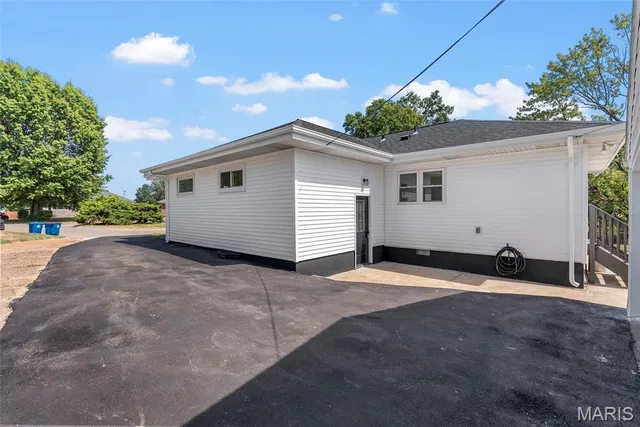 $294,900 | 502 Nannette Drive, St. Louis, MO 63125